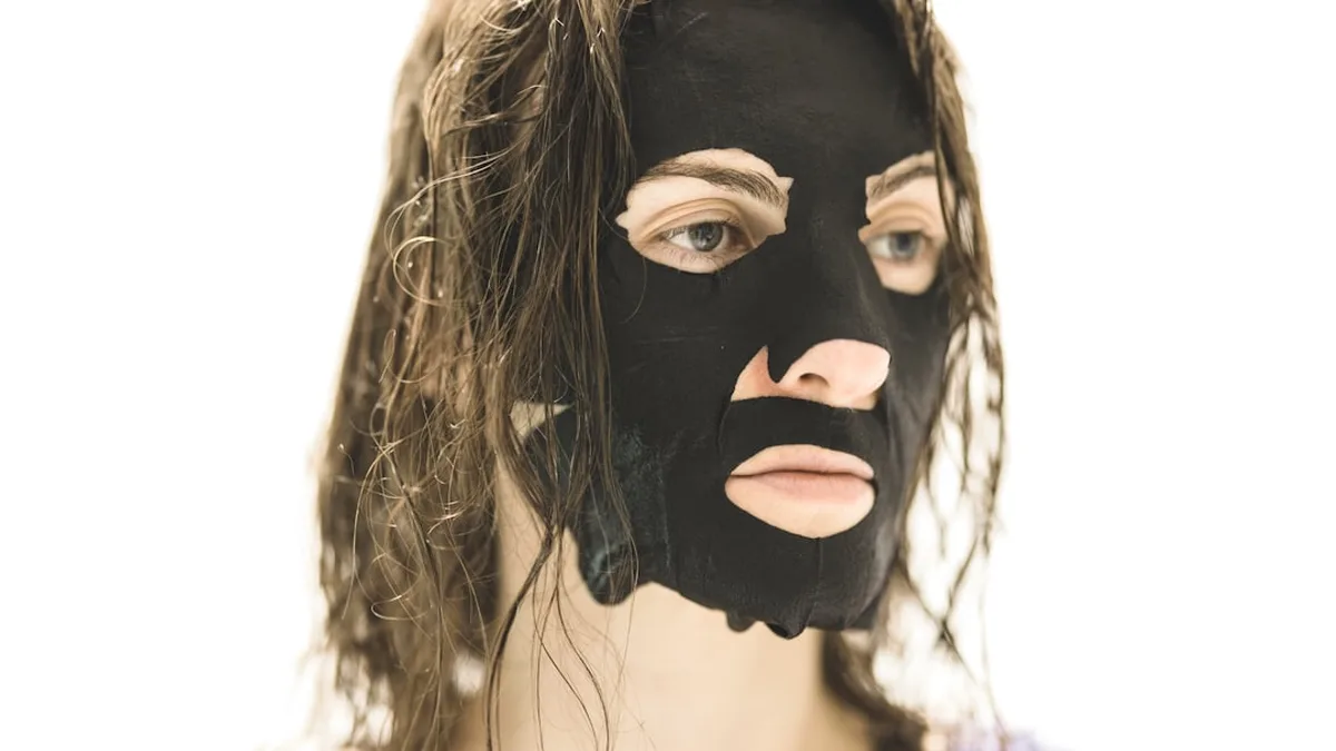 Faire un masque pour le visage avec ce qu'on a : le pas-à-pas